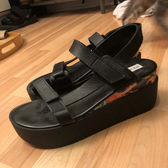 Steve Madden Platform sandals size 38 (us8) - Picture 3 of 3